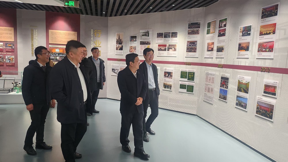 77���� �C ȫ����ȫ����̬�ȵ���������ֱ��ƽ̨