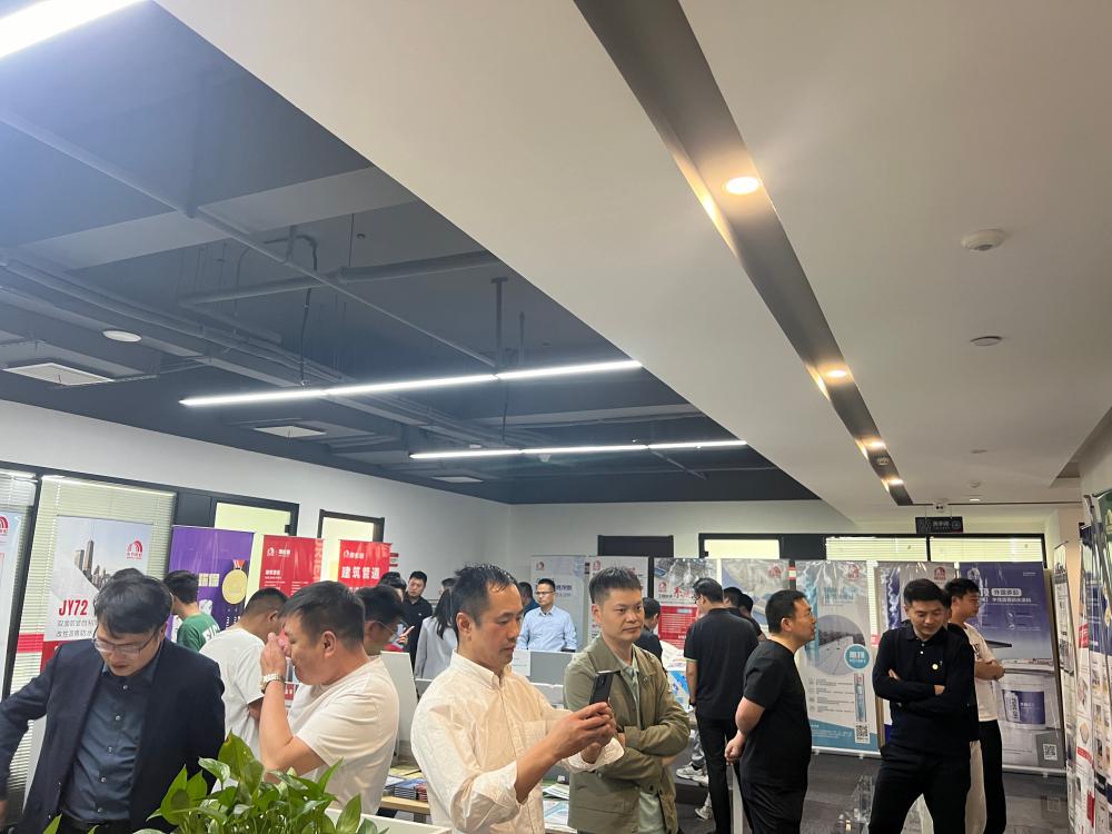 77���� �C ȫ����ȫ����̬�ȵ���������ֱ��ƽ̨